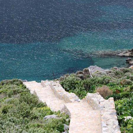 Villa Petra Boutique Homes *